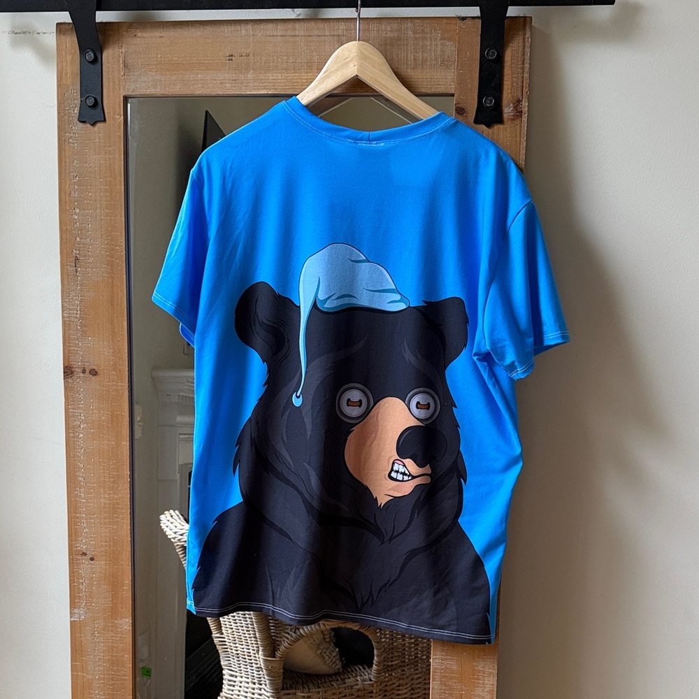 NWT Mr. Gugu & Miss Go Graphic Bear Tee Size L